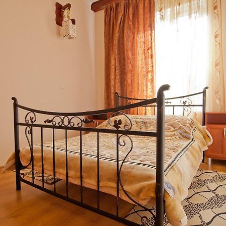 Uyutniy Hotel Odessa Bilik gambar